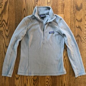 Patagonia Women’s lightweight fleece. Size XS
